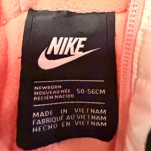 Nike Baby Puffer Snowsuit – Size 50–56 cm (0–3 Months) - Picture 4 of 4